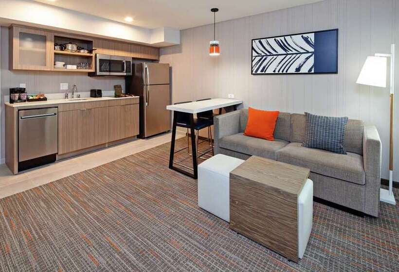 سوییت خانوادگی, Embassy Suites By Hilton Kansas City Plaza