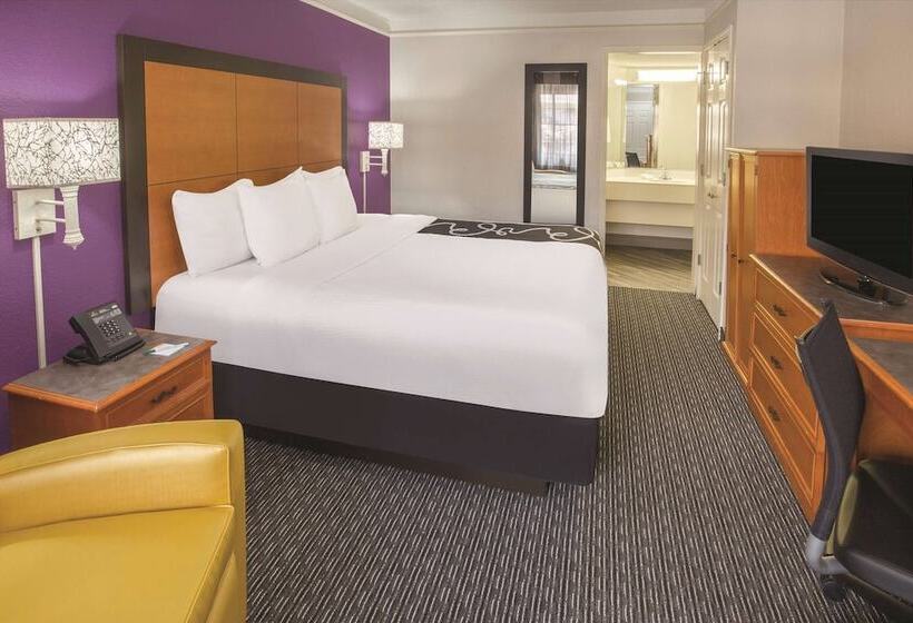 Номер Deluxe, Howard Johnson By Wyndham Sacramento Downtown