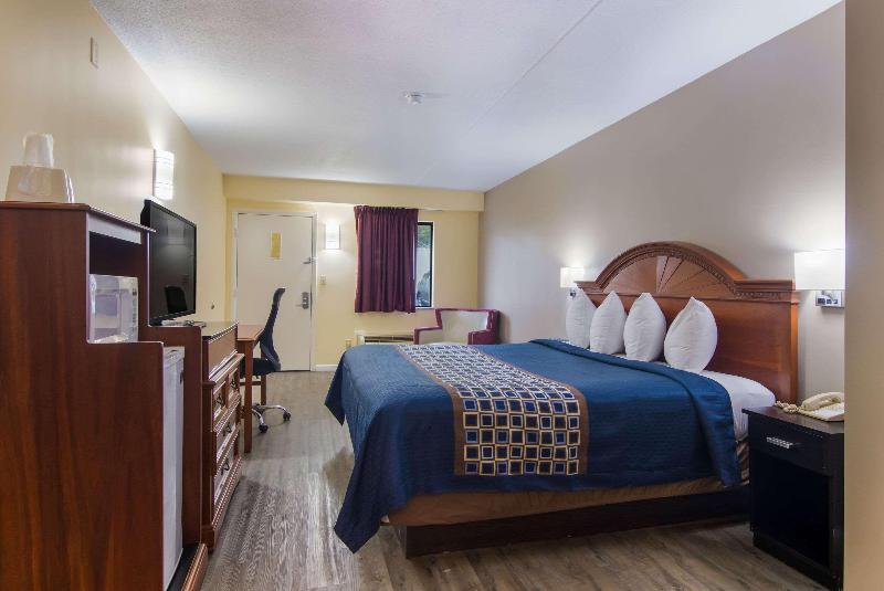 Стандартный Номер Кровать Кинг, Rodeway Inn & Suites Monroevillepittsburgh