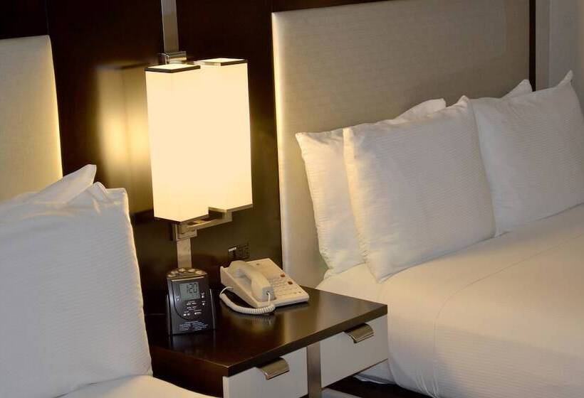 Suite, Doubletree By Hilton Houston Hobby Airport