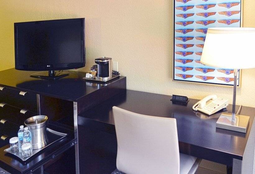 Junior Suite, Doubletree By Hilton Houston Hobby Airport