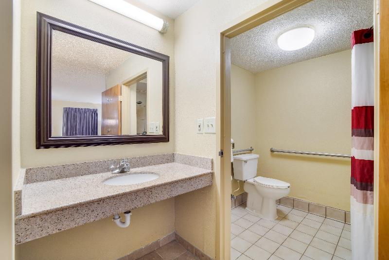 Номер Deluxe Кровать Кинг, Red Roof Inn Augusta – Washington Road