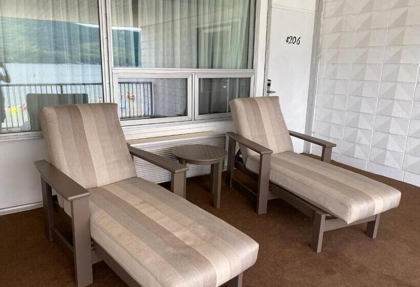 Стандартный Номер Кровать Кинг, The Georgian Lakeside Resort