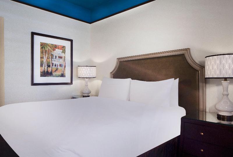 اتاق استاندارد با تخت بزرگ, La Concha Key West, Autograph Collection