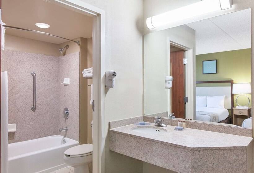 Президентский Люкс, Hawthorn Suites Midwest City