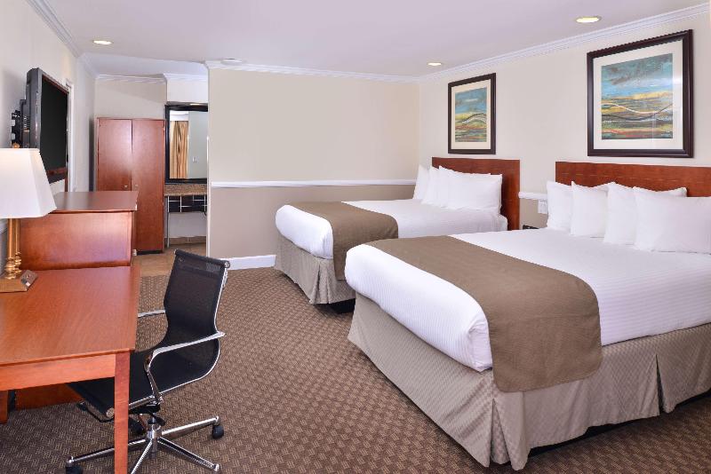 Suite, Howard Johnson By Wyndham Anaheim Hotel & Water Playground