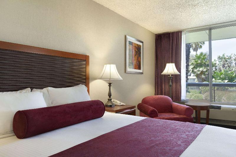 스탠다드 룸 킹사이즈 침대, Ramada By Wyndham Sunnyvale/silicon Valley