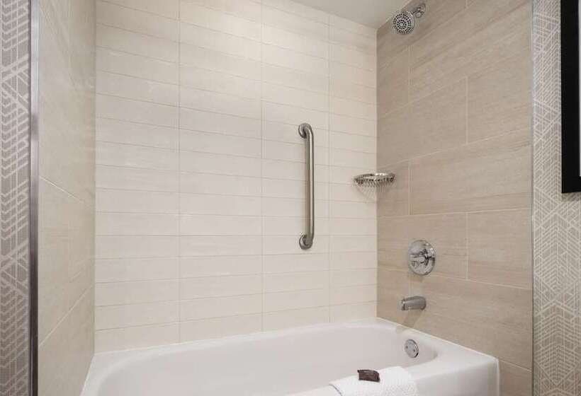 스위트 킹사이즈 침대, Embassy Suites By Hilton Montgomery Hotel & Conference Ctr