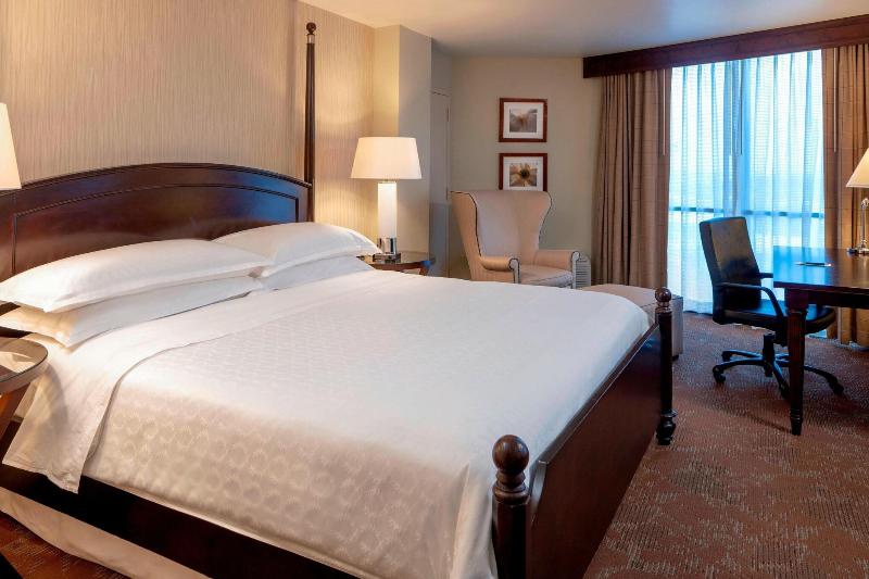 Полулюкс Кровать Кинг, Sheraton Houston Brookhollow