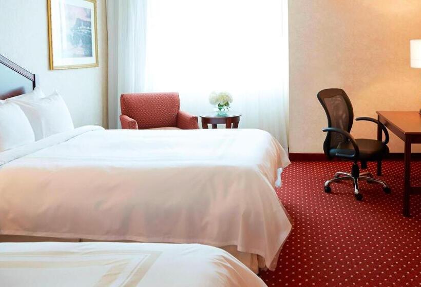 Номер Клуб, Columbus Airport Marriott