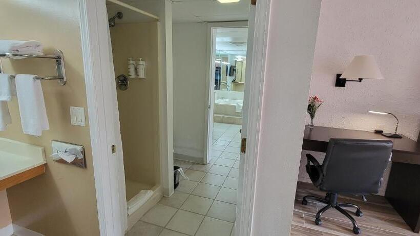 חדר דלוקס עם מיטת קינג, Ramada By Wyndham Mountain Home