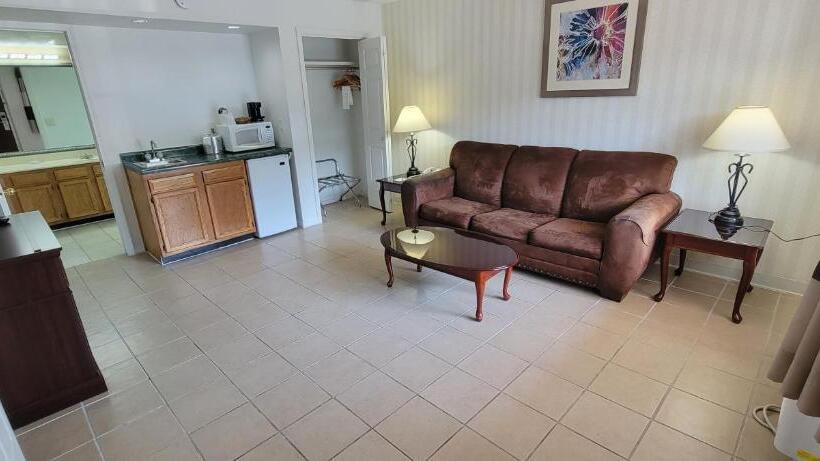 חדר דלוקס עם מיטת קינג, Ramada By Wyndham Mountain Home