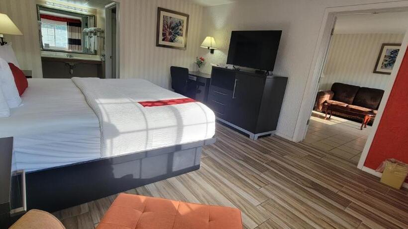 חדר דלוקס עם מיטת קינג, Ramada By Wyndham Mountain Home