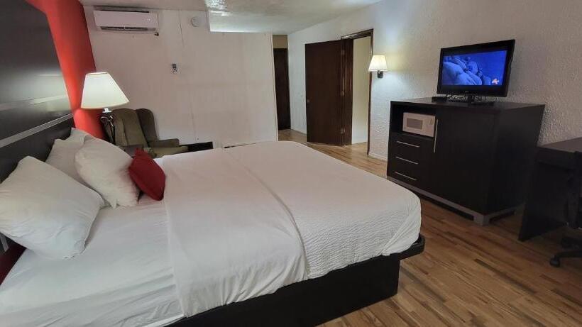 스위트 킹사이즈 침대, Ramada By Wyndham Mountain Home