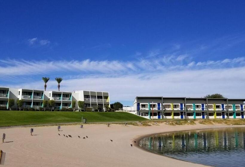 חדר סטנדרט, The Nautical Beachfront Resort