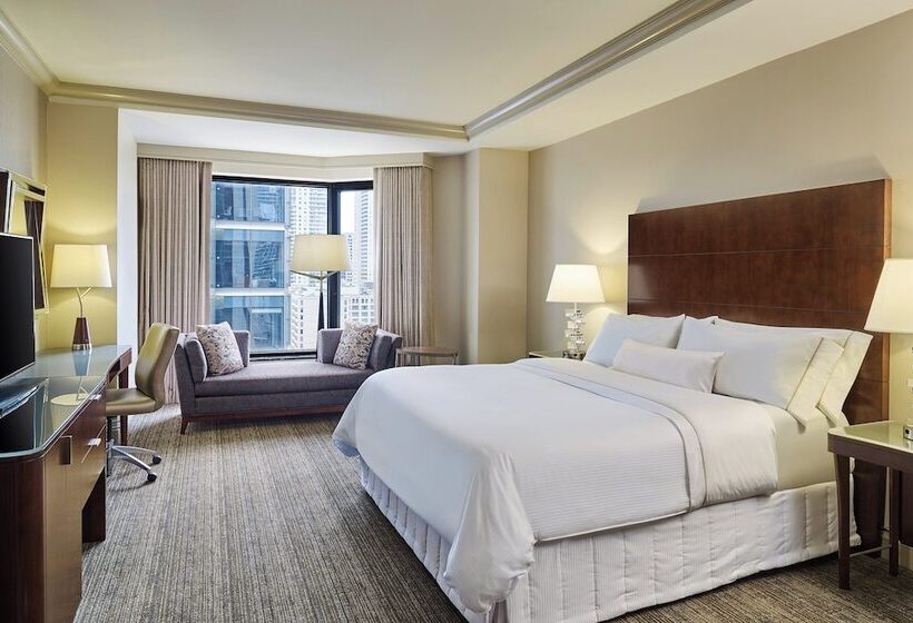 Deluxe Suite, The Westin Chicago River North