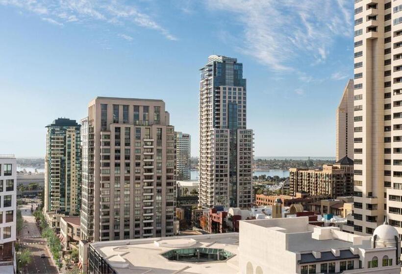 Suite King Size Bed, The Westin San Diego Gaslamp Quarter