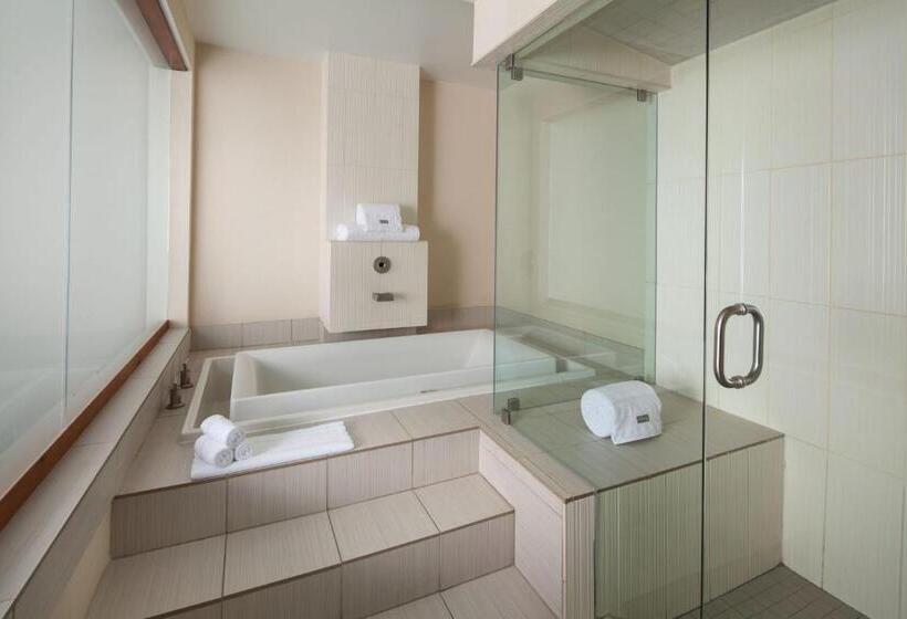 Suite King Size Bed, The Westin San Diego Gaslamp Quarter