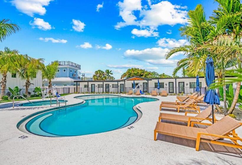 Студио Стандарт Вид на Сад, Pelican Post At Anna Maria Island Inn