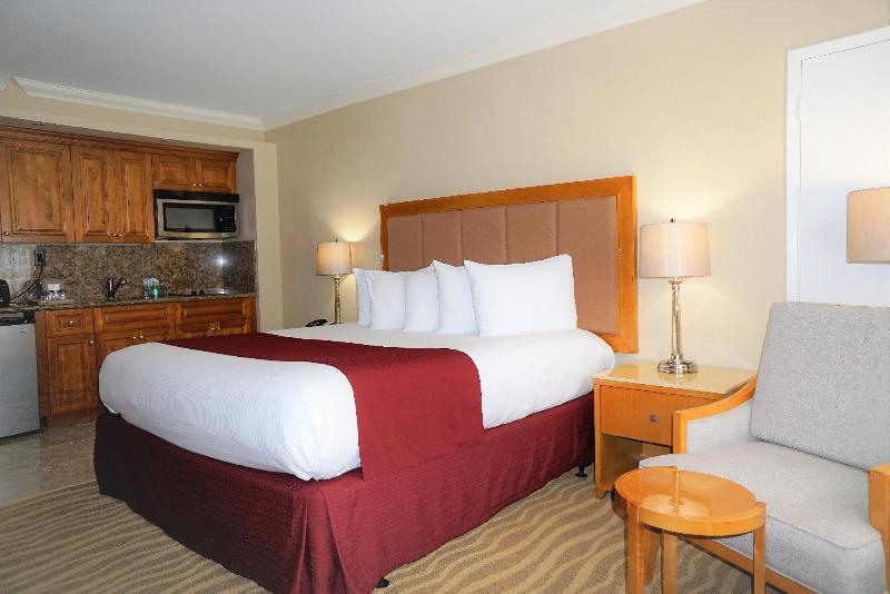 חדר דחוקס עם מיטת קינג, Ocean Sky Hotel & Resort