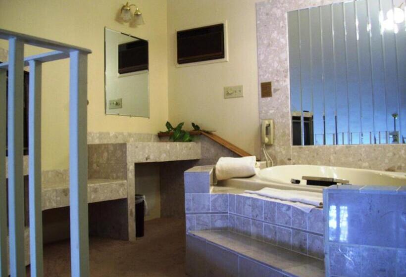 Люкс Повышенной Комфортности, Riveredge Resort