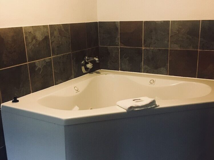 Люкс Deluxe Кровать Кинг, Days Inn By Wyndham Sherman