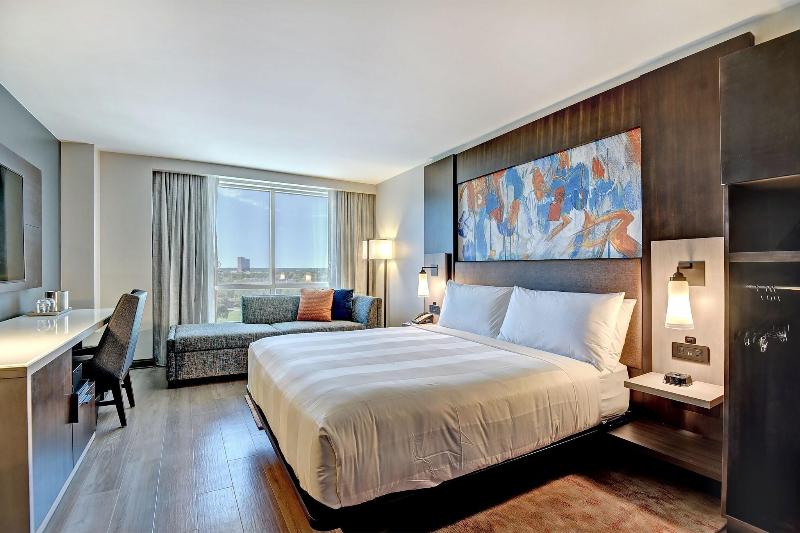 חדר סטנדרט עם מיטת קינג, Tulsa Marriott Southern Hills