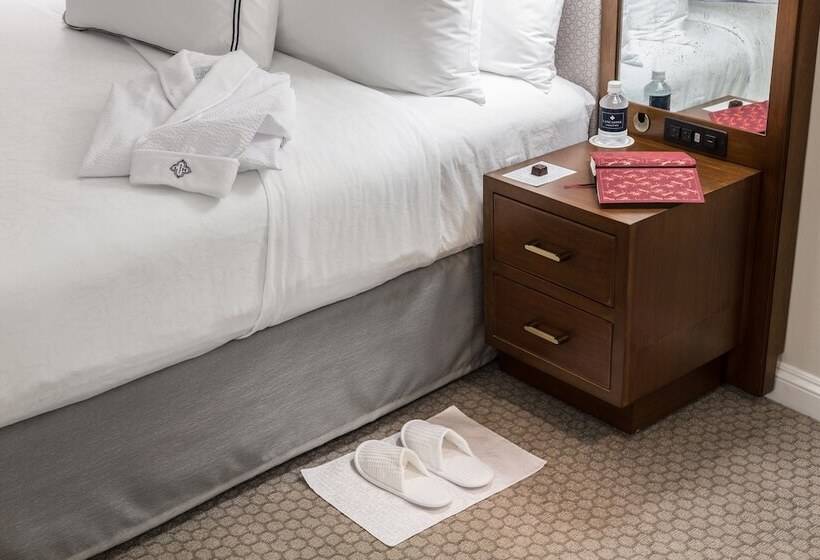 Suite, The Lancaster