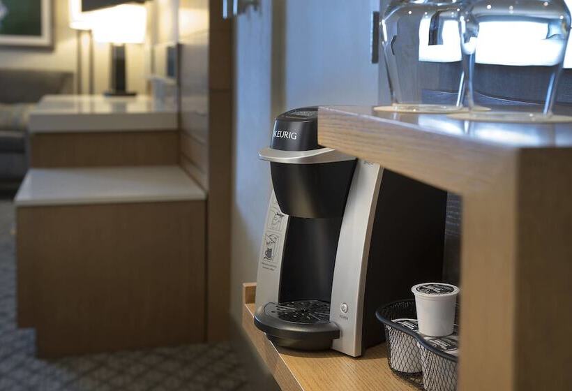 Номер Executive, Delta Hotels By Marriott Seattle Everett