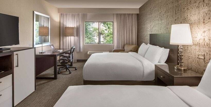 Номер Стандарт 2 Двуспальные Кровати, Doubletree By Hilton Hotel Chicago Wood Dale   Elk Grove