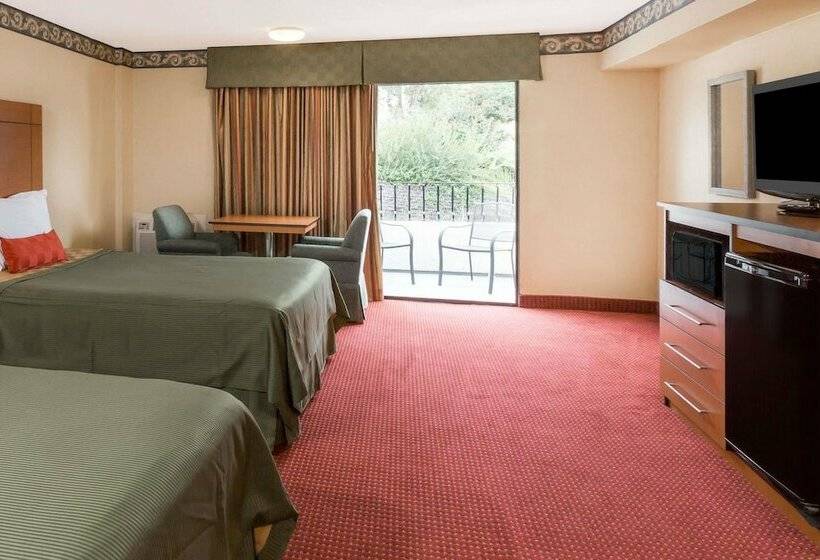 Номер Стандарт 2 Двуспальные Кровати, Travelodge By Wyndham San Clemente Beach