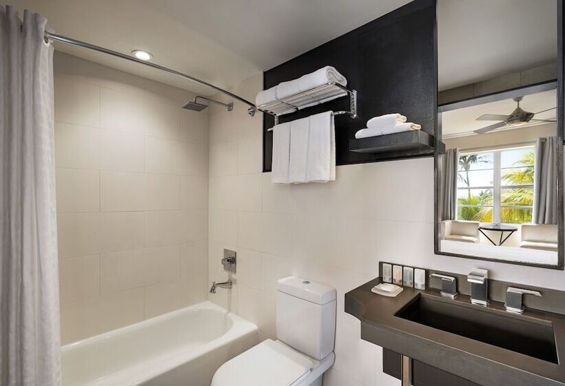 Номер Deluxe, Waldorf Towers South Beach