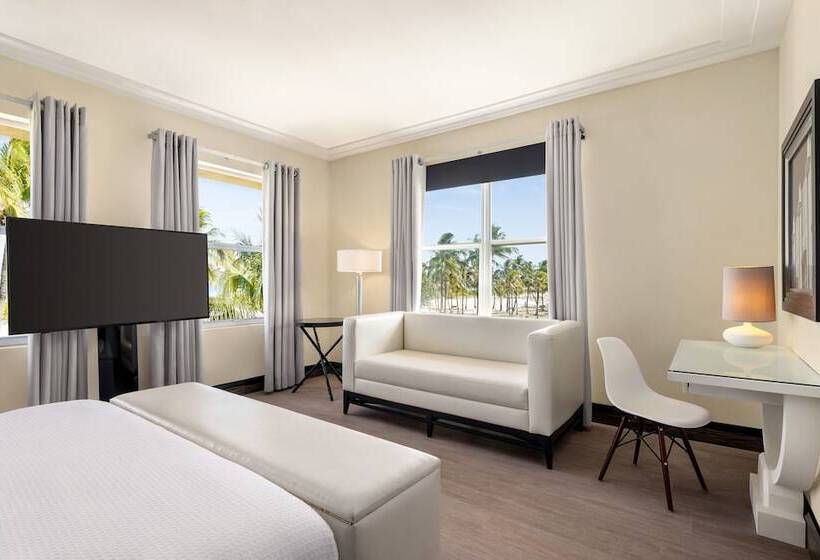 Номер Deluxe, Waldorf Towers South Beach