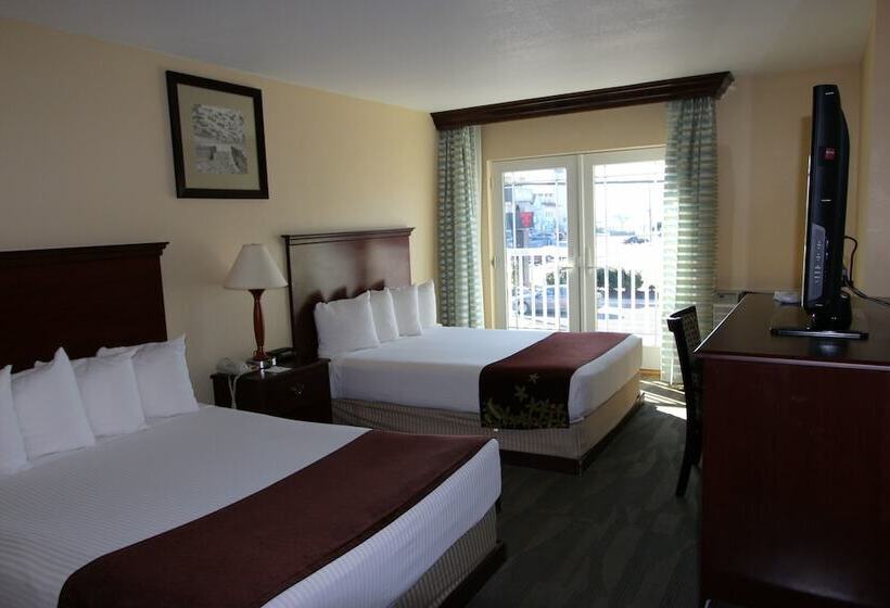 Номер Стандарт, Gold Leaf Hotel Of Dewey