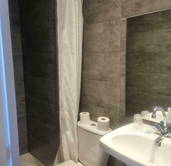 اتاق استاندارد یک نفره, Eiffel Kensington