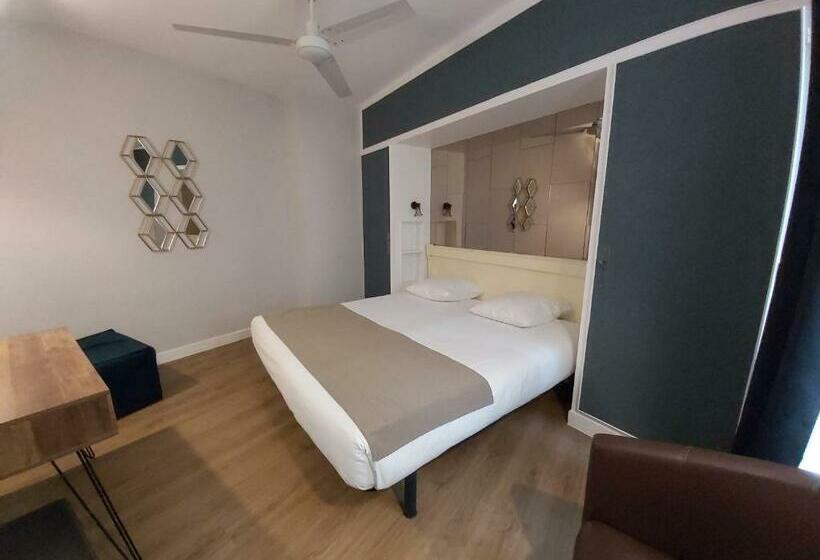 اتاق سوپریور, Eiffel Kensington