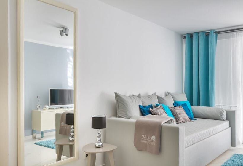 Family Suite, Malin