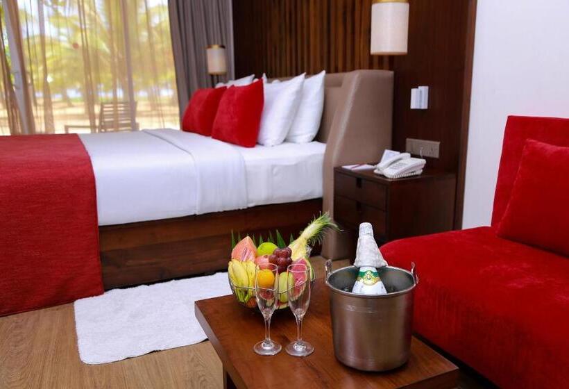 Номер Deluxe Вид на Бассейн, Pegasus Reef   A Beach Resort In Colombo