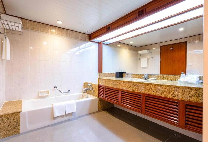 Номер Superior, Centara Riverside Hotel Chiang Mai