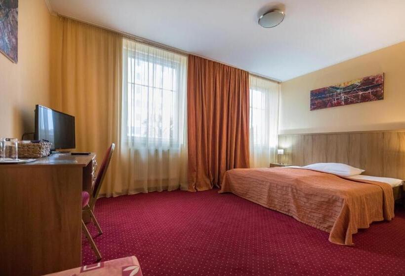 Номер Deluxe, Slovan