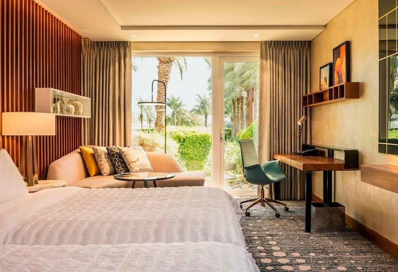 Номер Deluxe Вид на Сад, Le Méridien Dubai Hotel & Conference Centre