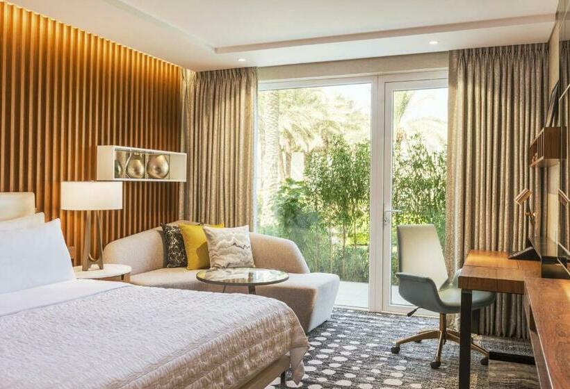 Клубный номер с видом на сад, Le Méridien Dubai Hotel & Conference Centre