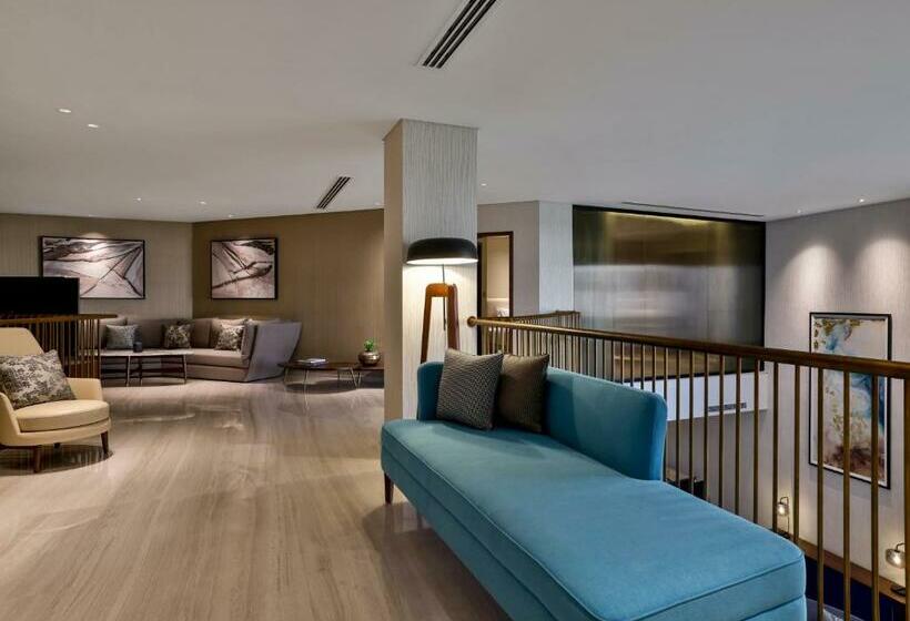 سوئیت رویال, Le Méridien Dubai Hotel & Conference Centre