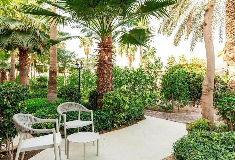 Номер Deluxe Вид на Сад, Le Méridien Dubai Hotel & Conference Centre