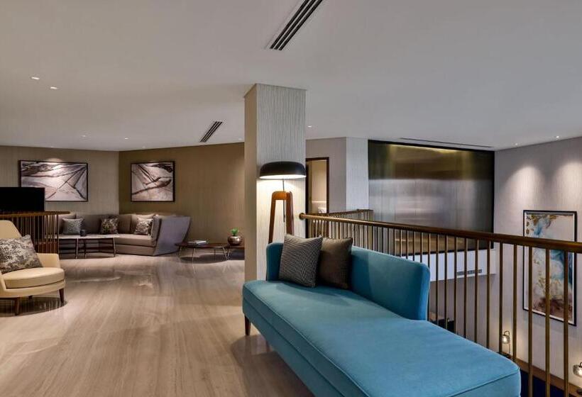 Королевский Люкс, Le Méridien Dubai Hotel & Conference Centre
