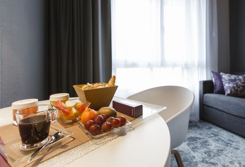 Полулюкс Престиж, Mercure La Roche Sur Yon