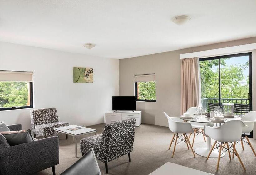 اتاق خانوادگی, Breakfree Adelaide