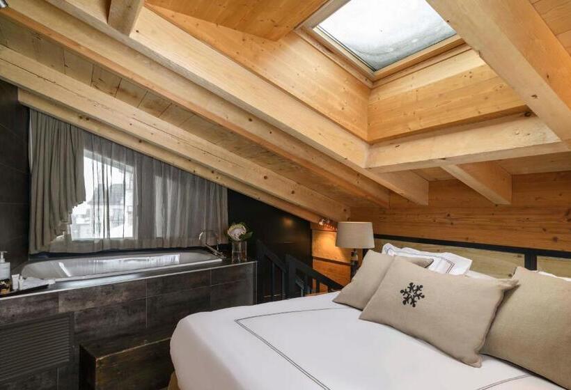 Полулюкс, Unique Hotel Post