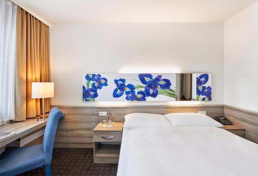 Номер Комфорт, H+ Hotel Frankfurt Airport West