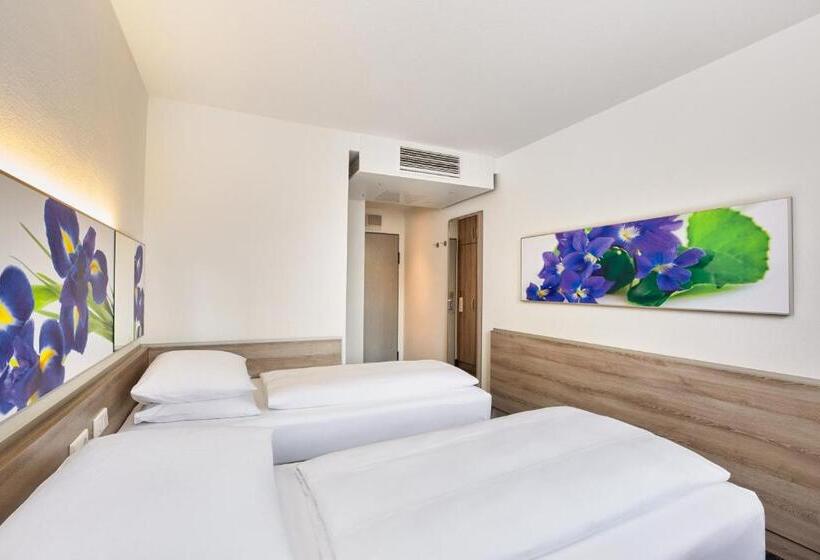 Номер Комфорт, H+ Hotel Frankfurt Airport West